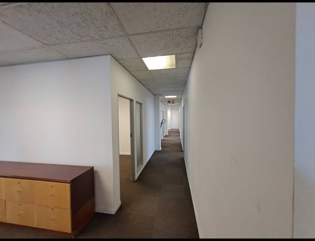 419M² OFFICE TO LET IN CRAIGHALL